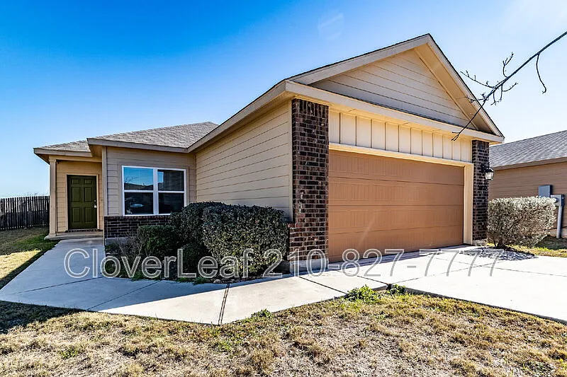 3 bed, 2.0 bath, 1651 sqft, $1,797 — Photo 1