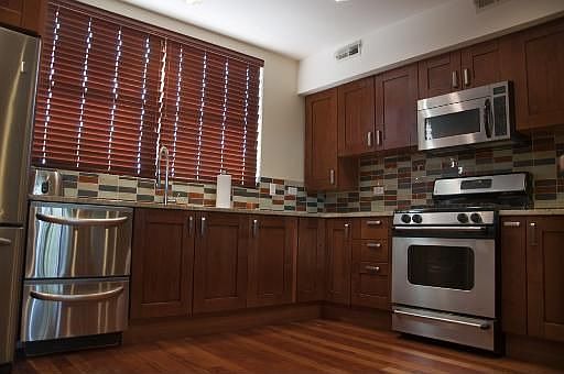 4th image of 6417 N Paulina St