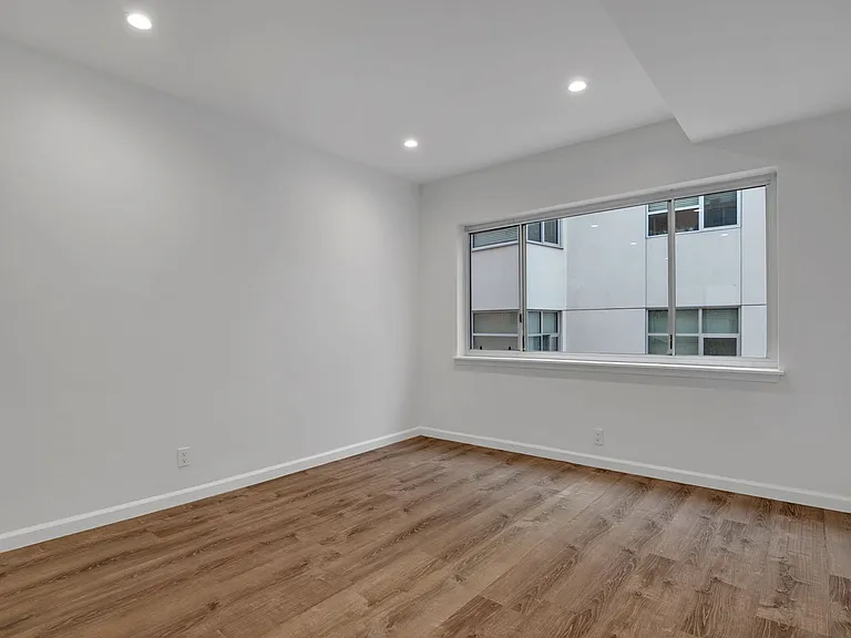 542 Glenrock Ave — Photo 23