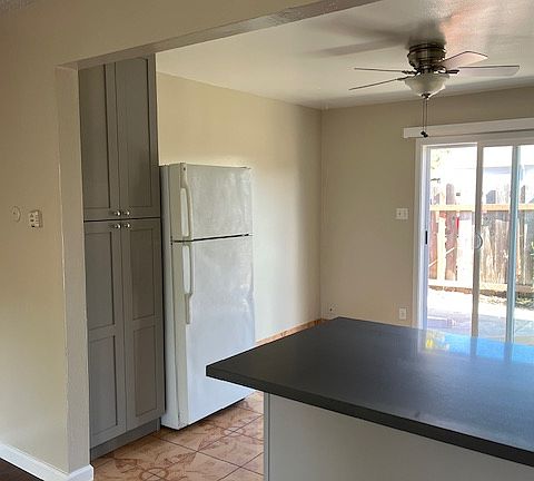 3rd image of 21565 Meekland Ave
