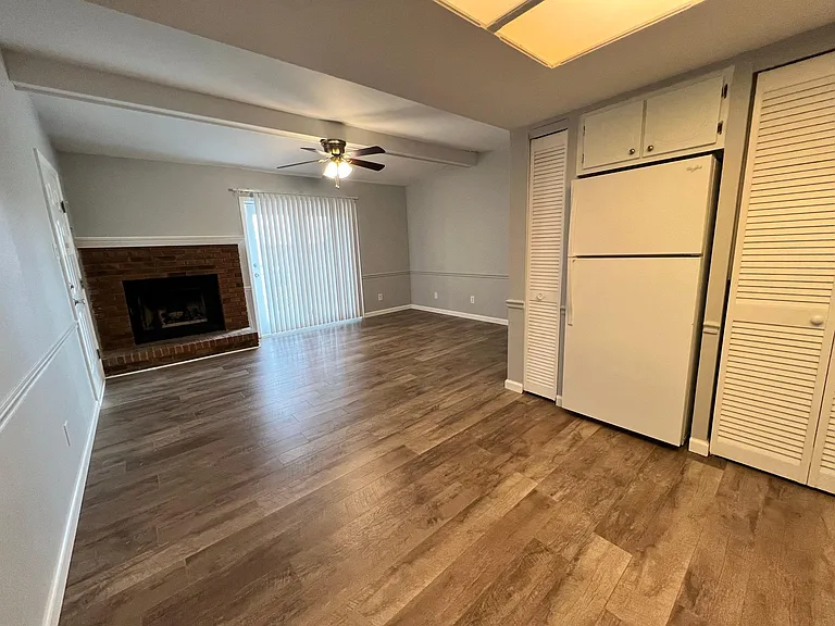 651 Green Jade Dr #J — Photo 9