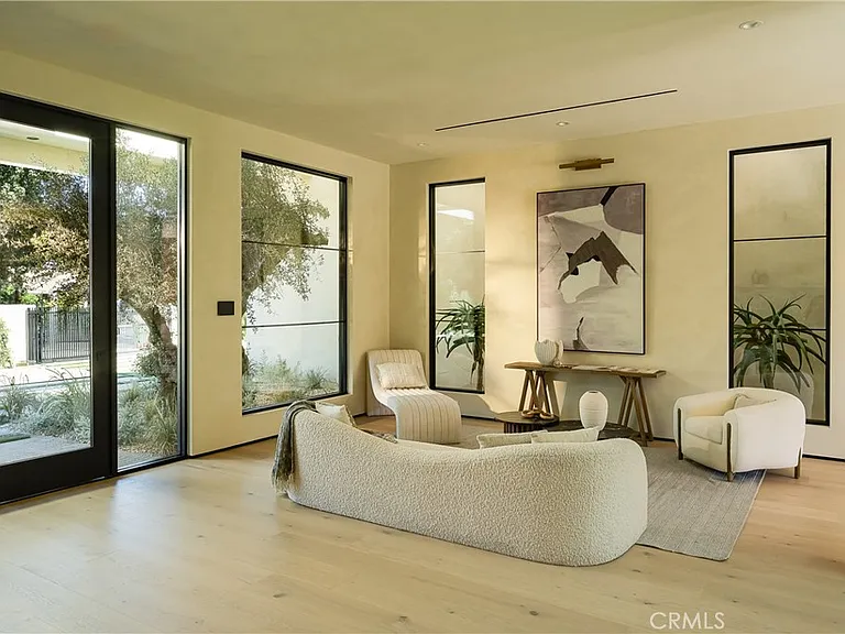 23340 Collins — Photo 13
