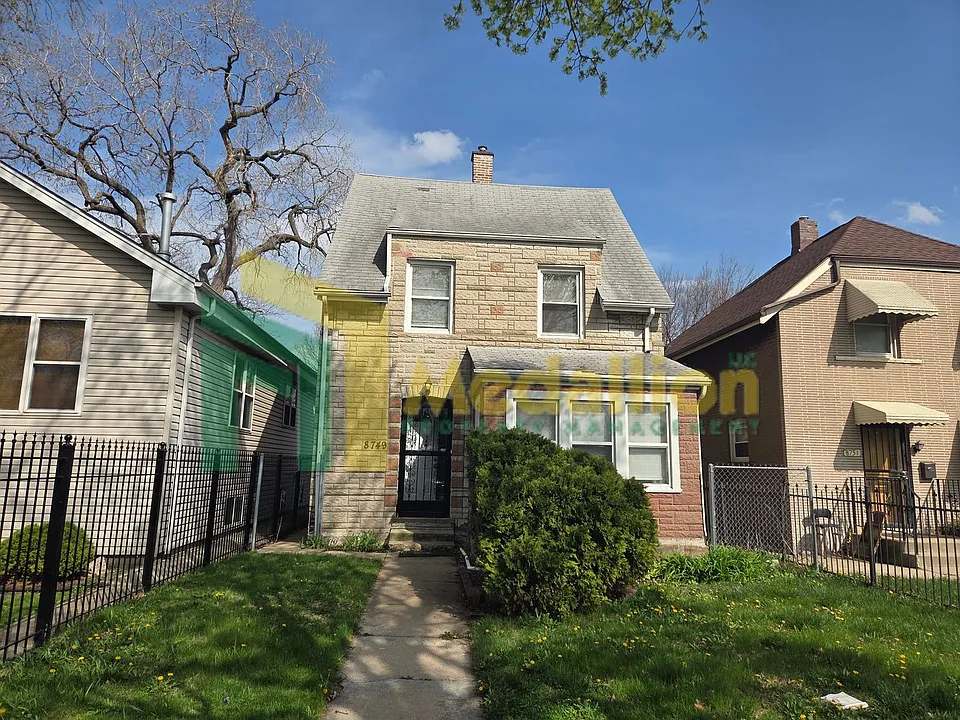 8749 S Wabash Ave