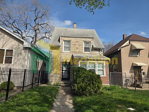 8749 S Wabash Ave Photo 1
