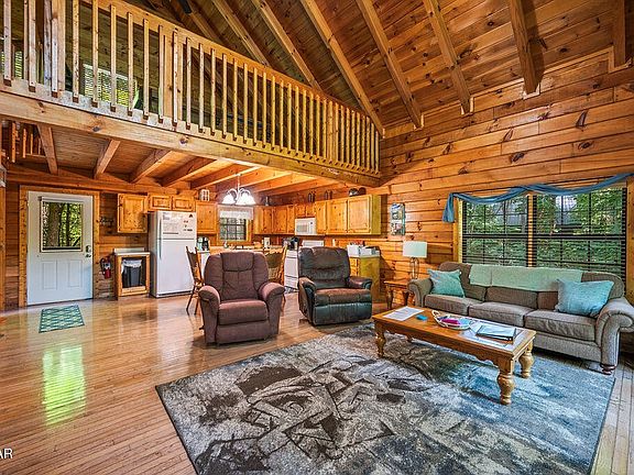 2nd image of 528 Wildwood Forest Way