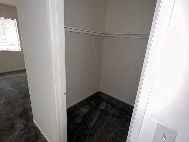 412 S Clementine St #209 — Photo 7