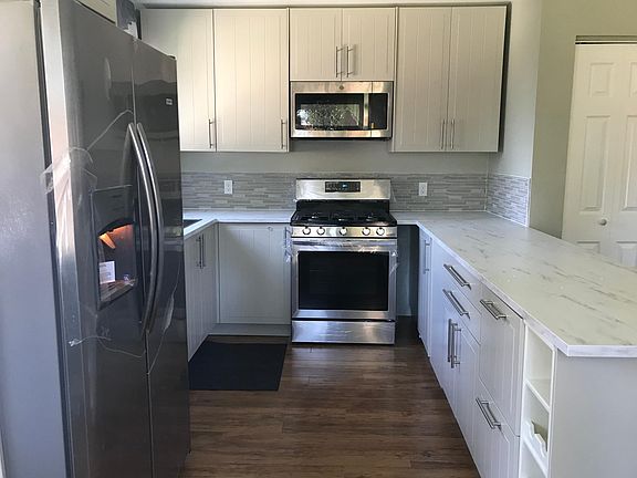 Kitchen with all brand new appliances