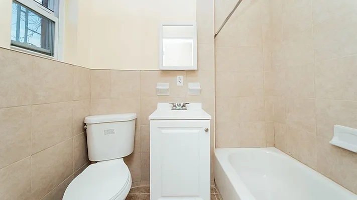 Rented by Nooklyn NYC LLC | media 34