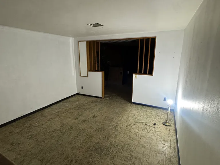 9619 Newton Dr — Photo 7