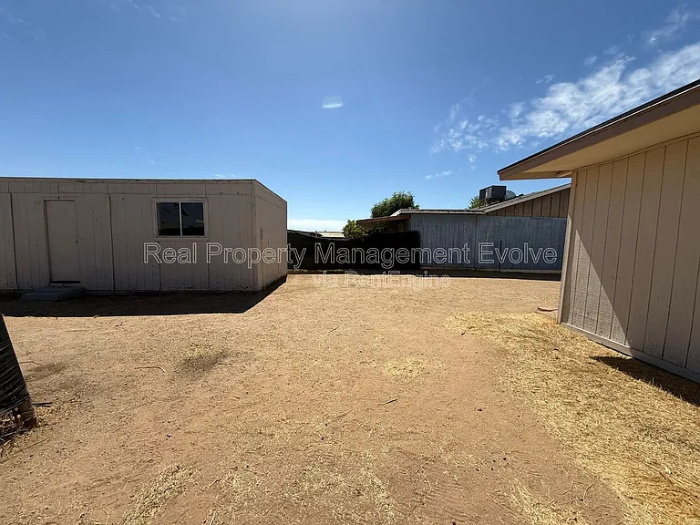 13829 N 48th Ave — Photo 23