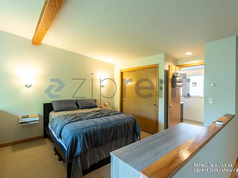 215 24th Ave E #D — Photo 17