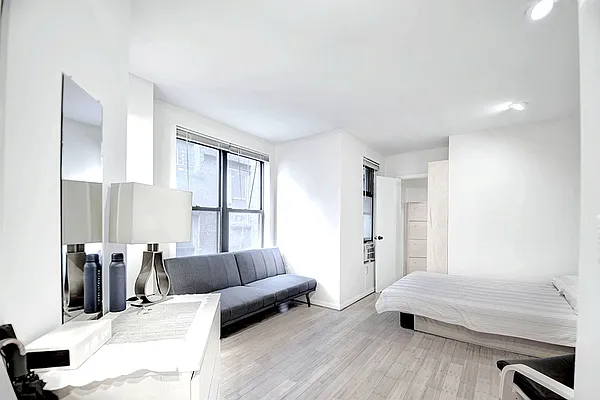 Rented by Urbane Brokerage | media 5