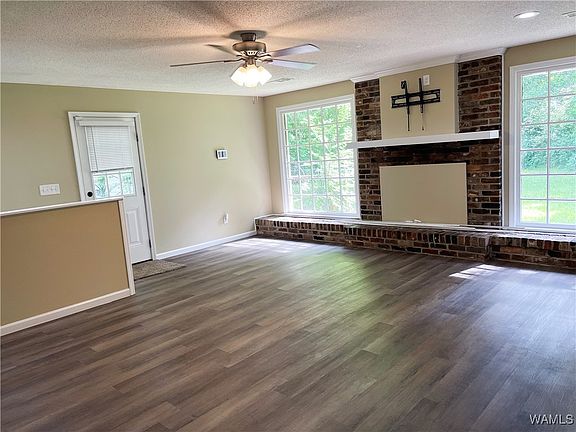 4th image of 7 Highridge Cir