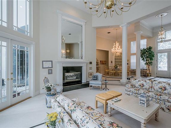 5th image of 2145 Glenbrook Close