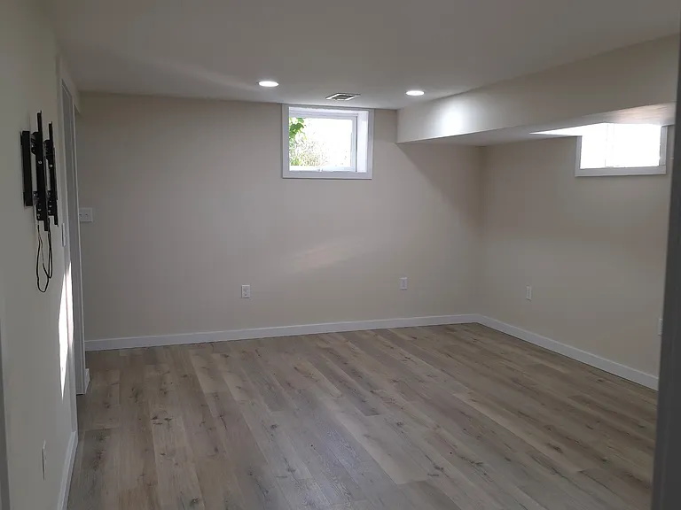 4231 S Johnson Rd — Photo 9