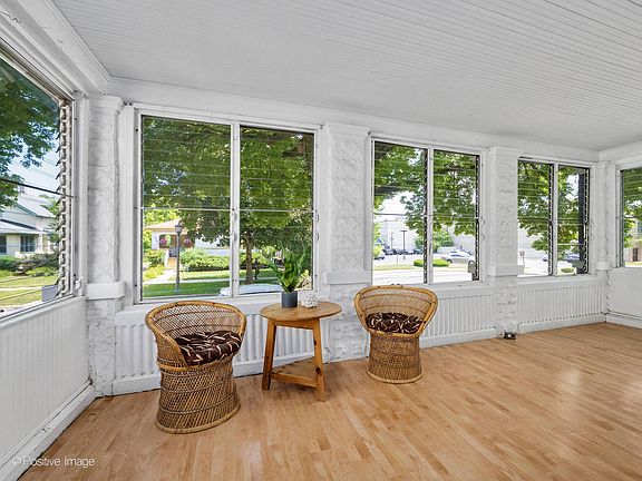 3rd image of 30 N Waiola Ave