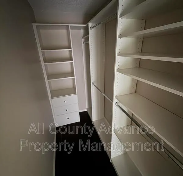 3232 Oakwood Pl — Photo 11