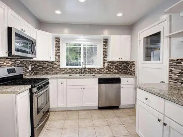 2900 Yellowstone Ln, Sacramento, CA 95821