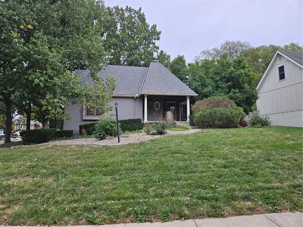 7925 N Michigan Ave, Gladstone, MO 64118
