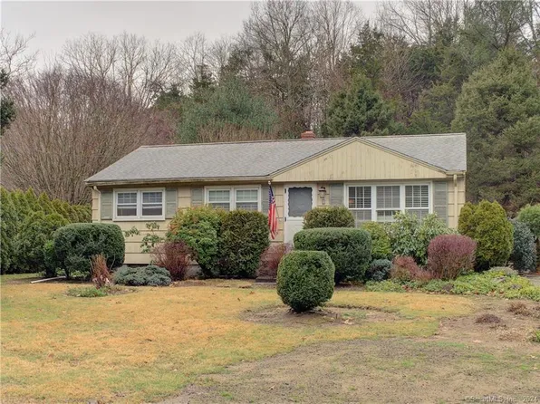 3 Oak Drive, North Stonington, CT 06359