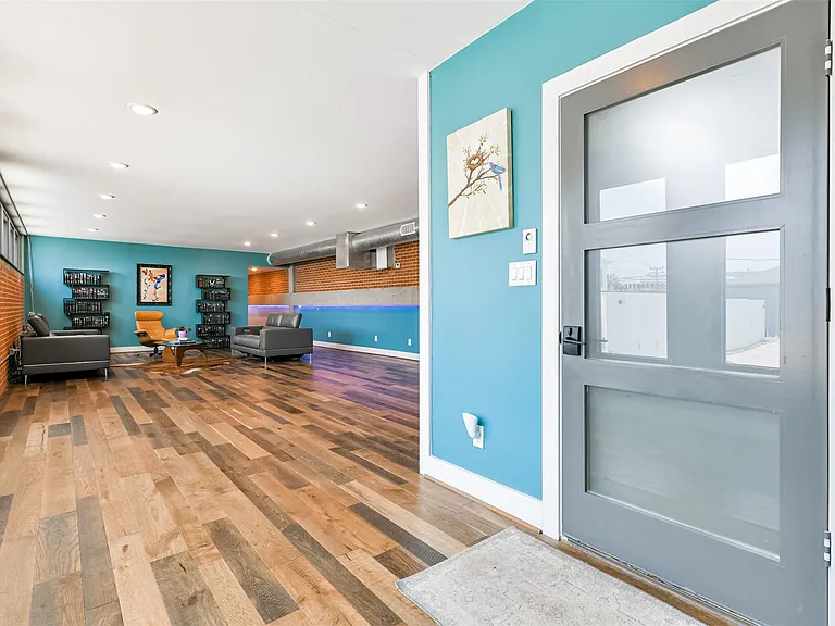 2415 Church St — Photo 6
