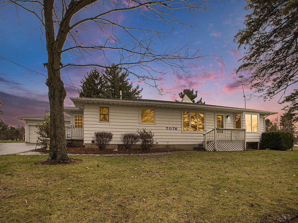 1st image of 7076 Pine Island Dr NE