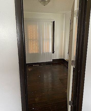 4th image of 3107 Janes Ave