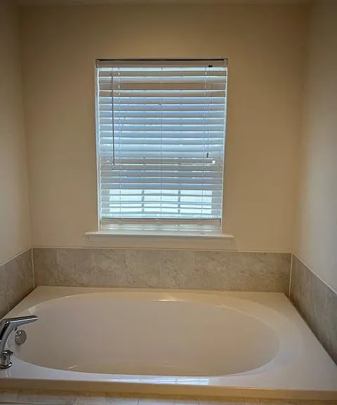 10608 Eastland Cir — Photo 20