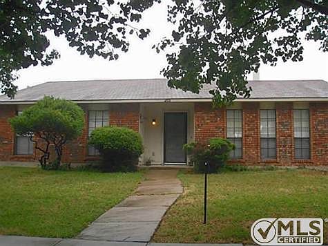 3rd image of 205 Boxwood Dr