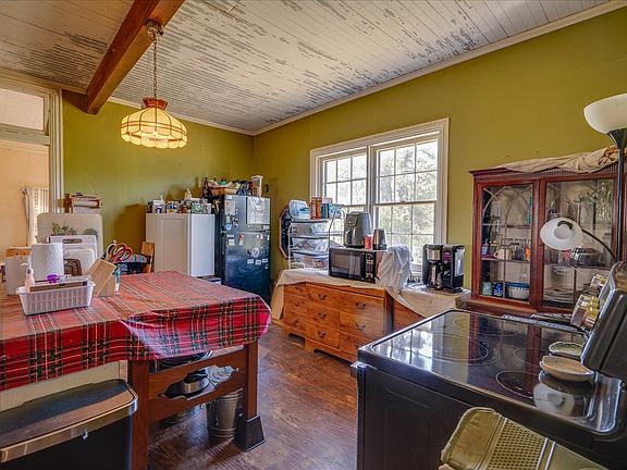 9th image of 7480 Beech Hill Rd