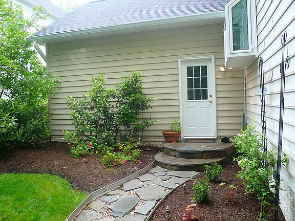 3rd image of 6323 Wilmington Dr