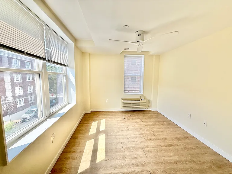 241-55 S 49th St #301 — Photo 5