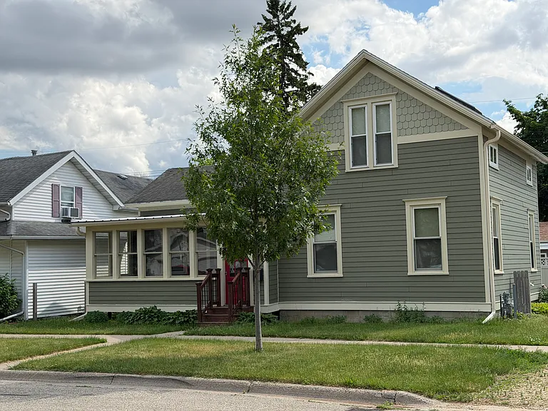 407 N Washington St — Photo 1