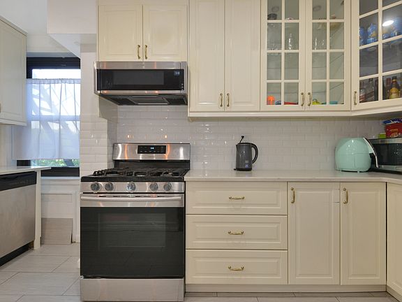 3rd image of 212-08 75th Ave #4E