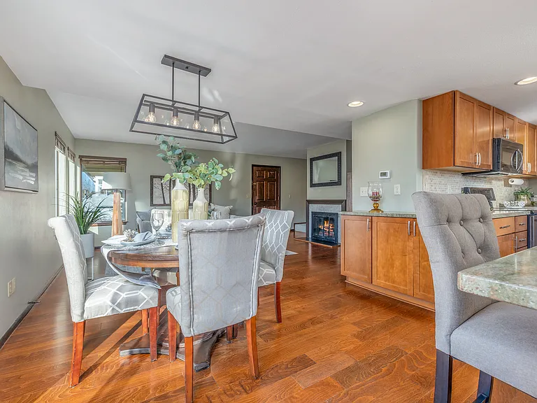 2228 E Roanoke Dr — Photo 13