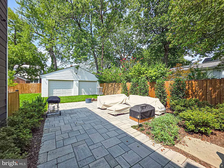 302 E Custis Ave #A — Photo 21