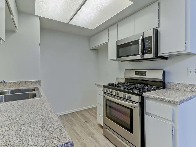 207 W Marquita #7 — Photo 14