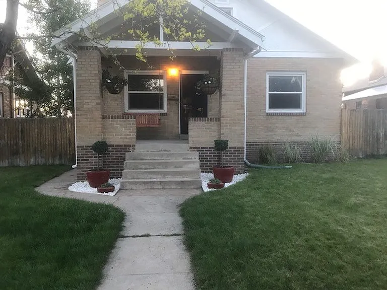 2717 N Fillmore St — Photo 1