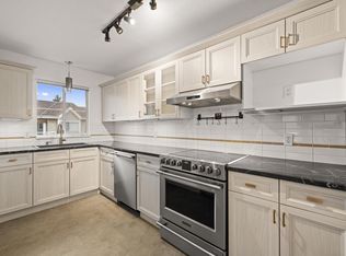 5556 201a St #302, Langley, BC