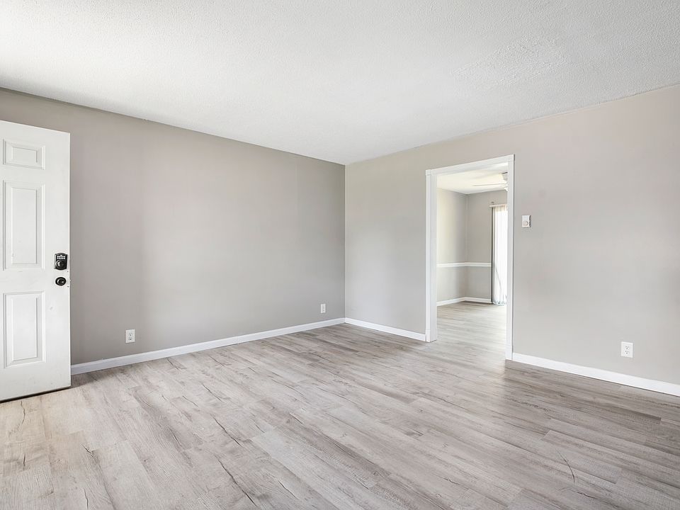 1st image of 1114 S Stockport Dr #2