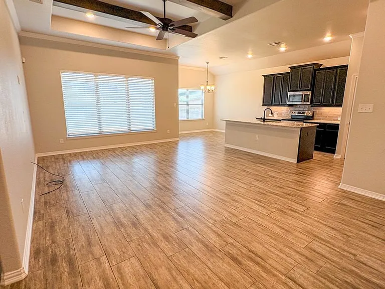 701 Juniper Dr — Photo 4