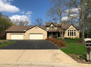 1231 Old Oak Ct, Hampshire, IL 60140
