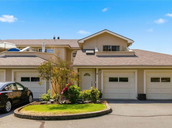 909 Admirals Rd #47, Esquimalt, BC V9A 2P1