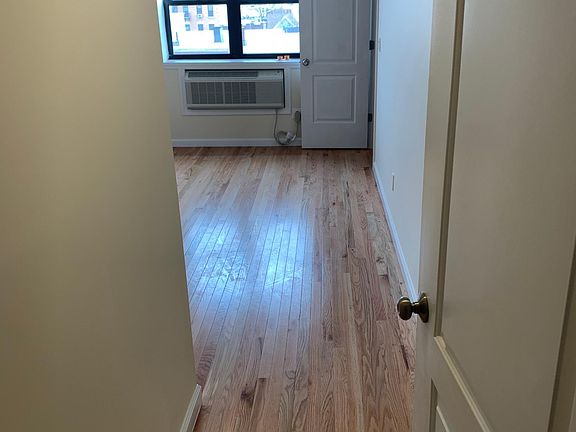 3rd image of 1431 Vyse Ave #4A
