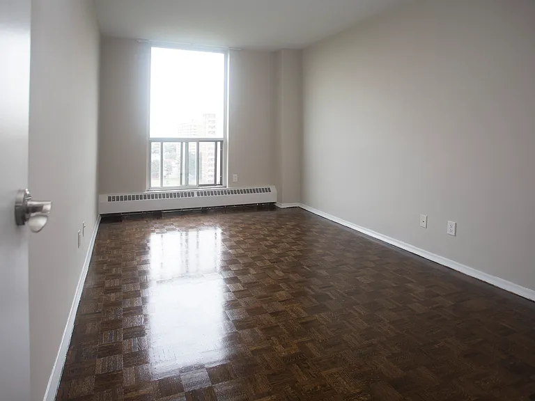 10 Ruddington Dr — Photo 17