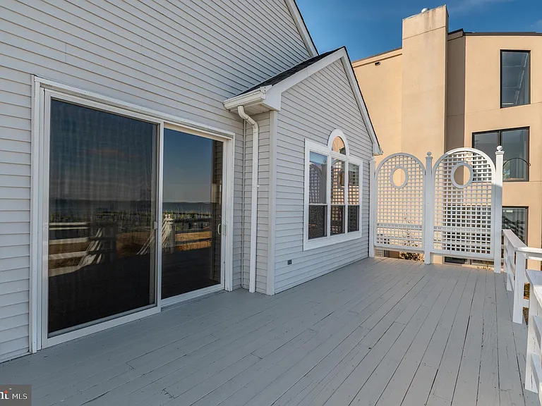 3563 Narragansett Ave — Photo 17