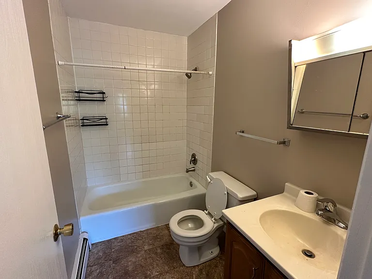 1430 Getzelman Dr #1N — Photo 3