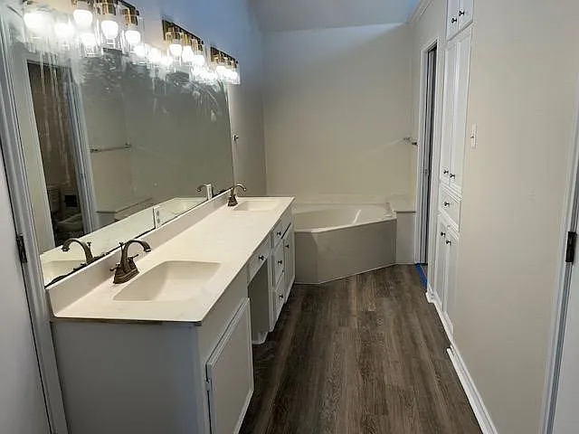 7013 Chiswick Dr — Photo 7