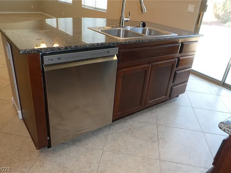4054 Lower Saxon Ave — Photo 14