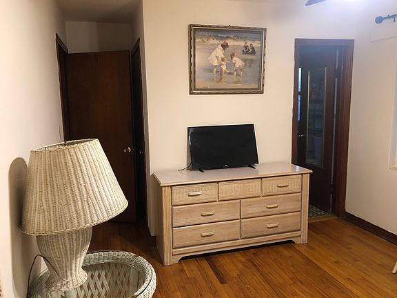 3rd image of 39 Hope St #R-2